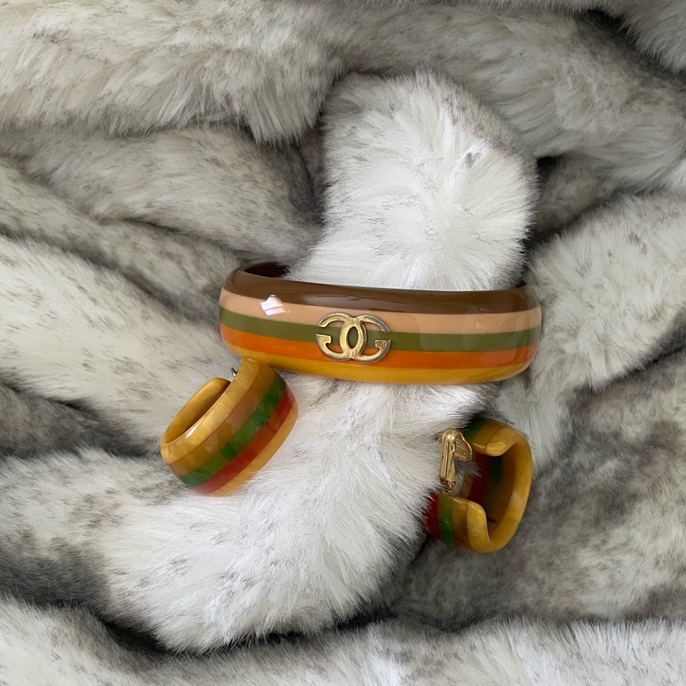 Vintage Gucci lucite cuff and earrings